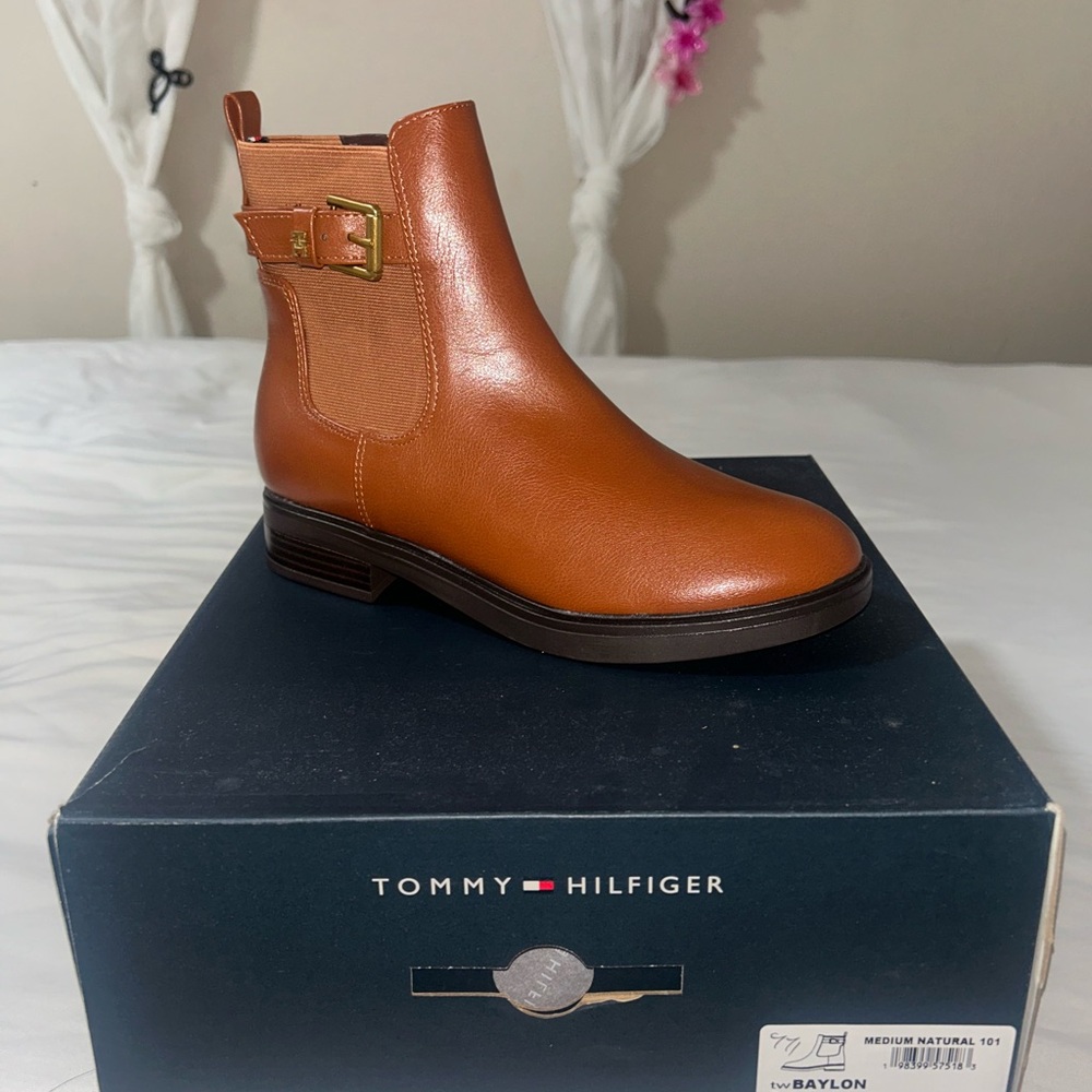 Tommy Hilfiger Women's Tan Ankle Booties